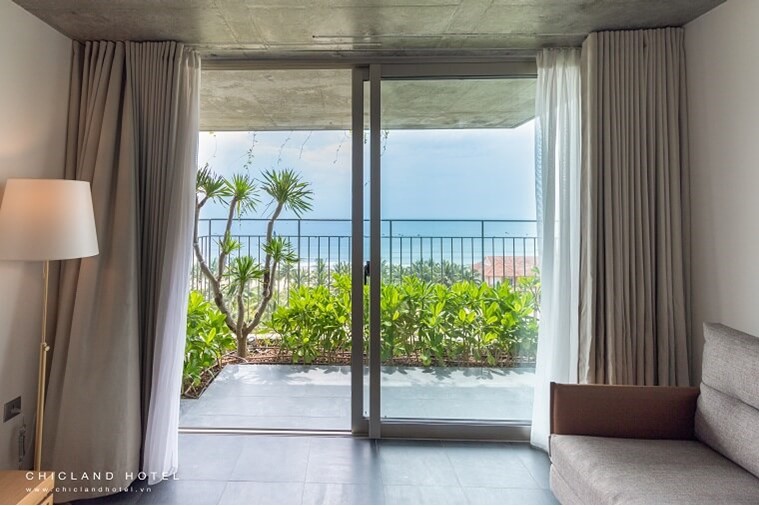 One Bedroom Luxury Ocean Front Apartment with Balcony (Phong Ba)